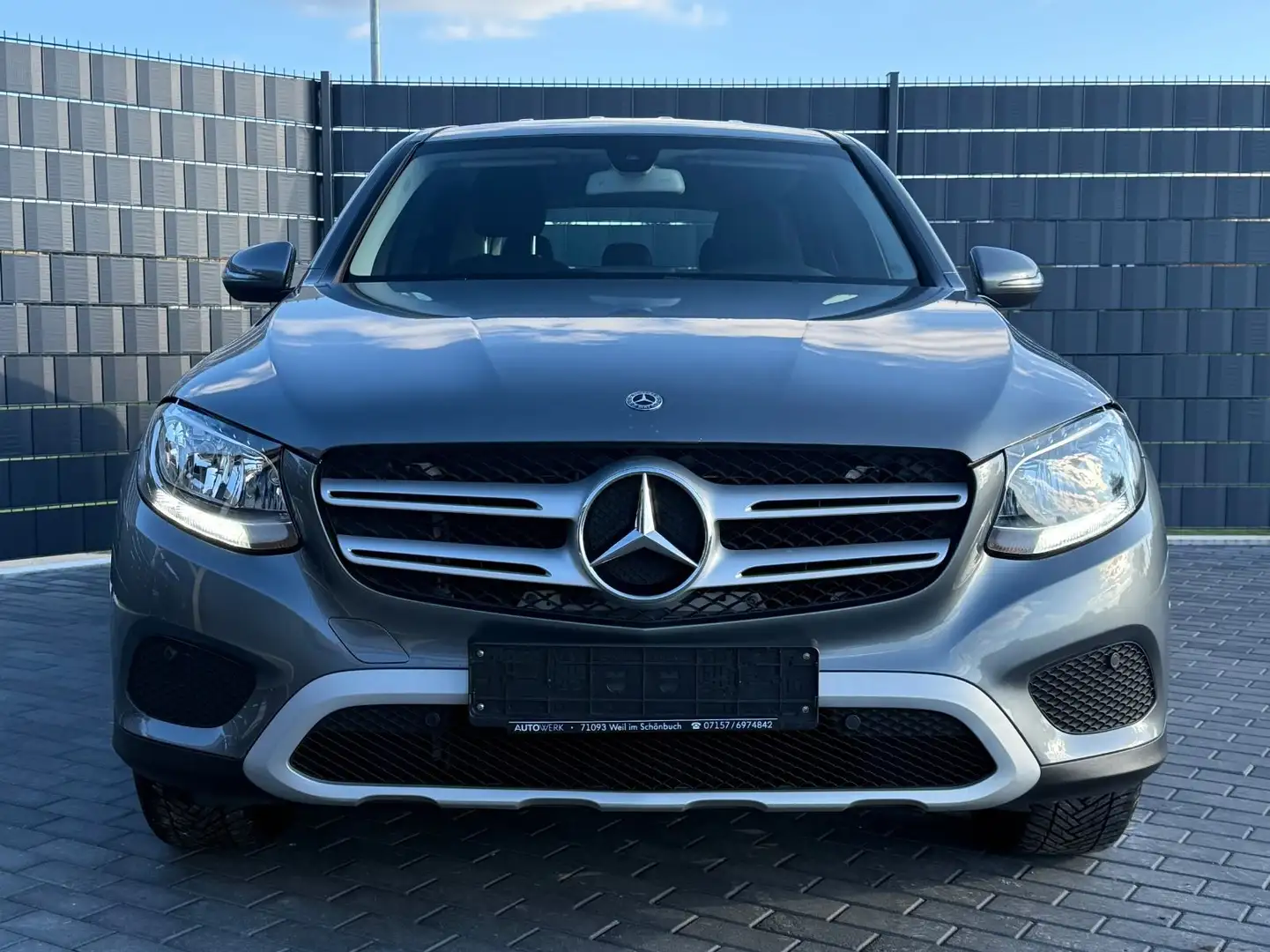 Mercedes-Benz GLC 250 4-Matic*9G-TRONIC*CAM*NAVI*SHZ*AHK* Gris - 2