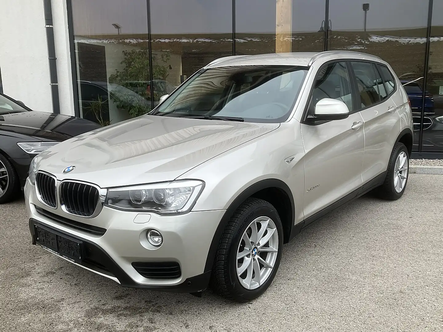 BMW X3 xDrive 20d Österreich-Paket Xenon PDC Tempomat Grau - 1