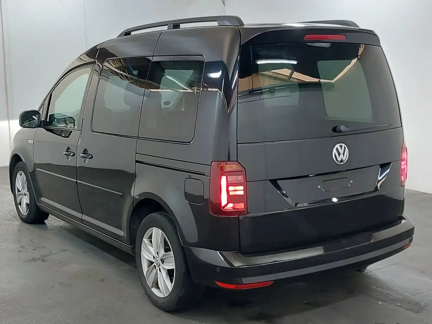 Volkswagen Caddy Comfortline BMT Navi Xenon AHK DSG Schwarz - 2