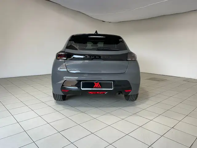 Peugeot 208 view 4