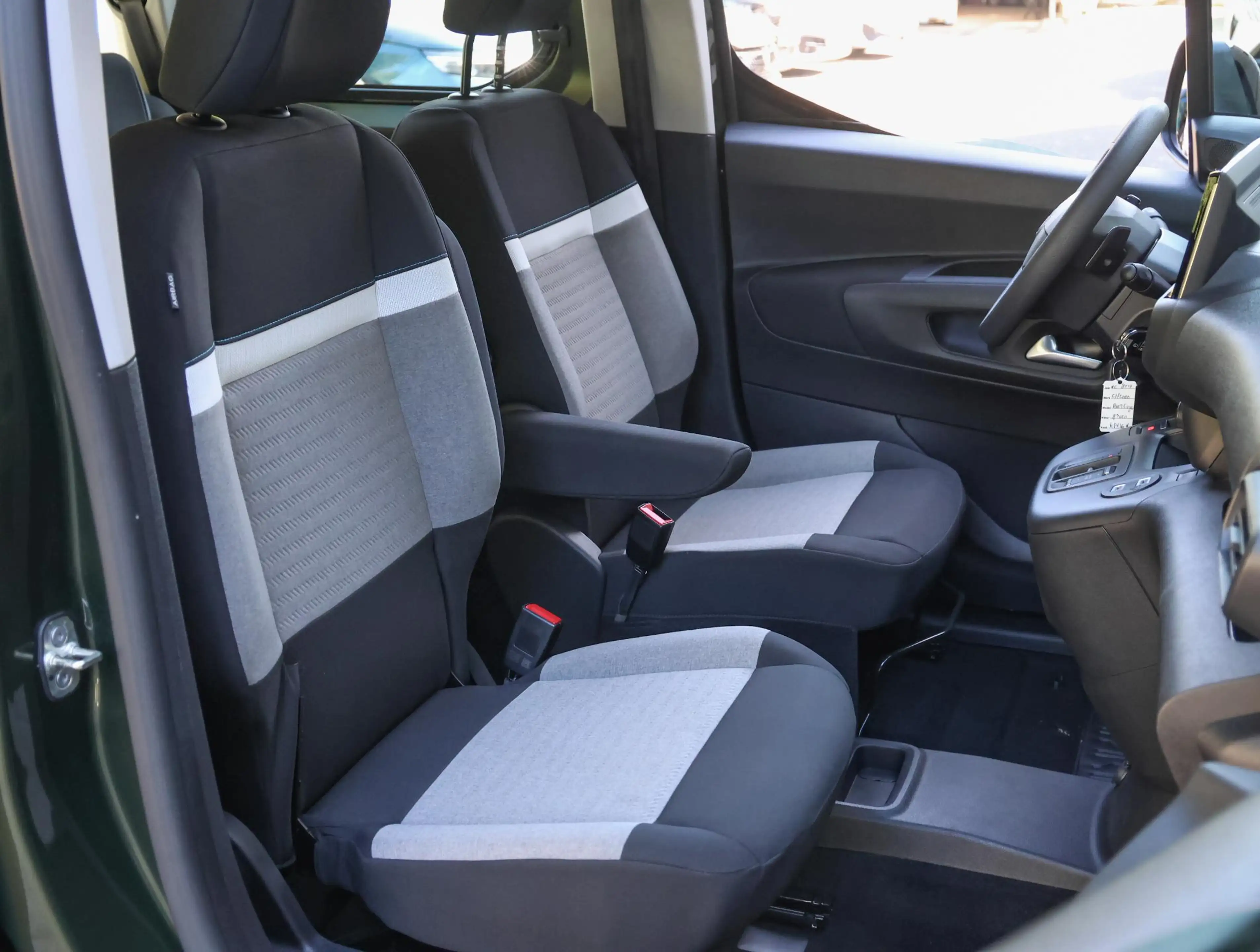 Citroen Berlingo ë-Berlingo Feel L1 50 kWh 136pk | ACCU 98% | Apple — photo 11