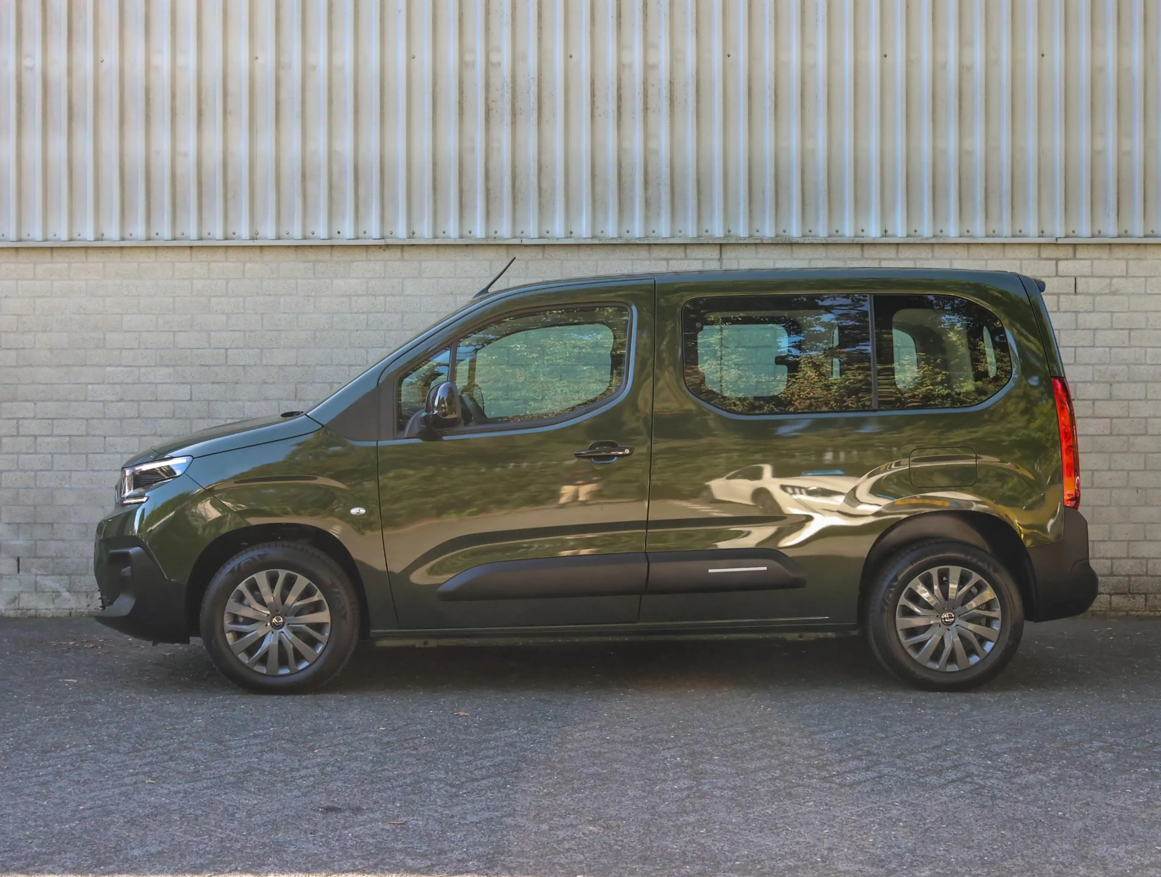 Citroen Berlingo ë-Berlingo Feel L1 50 kWh 136pk | ACCU 98% | Apple — photo 2