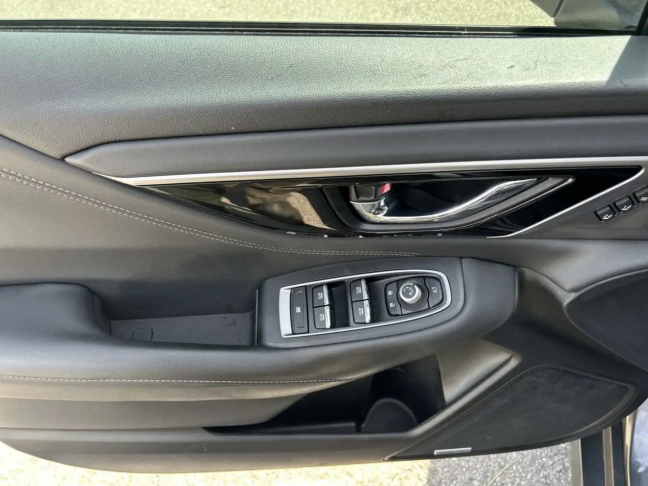 Subaru Legacy снимка Subaru Legacy