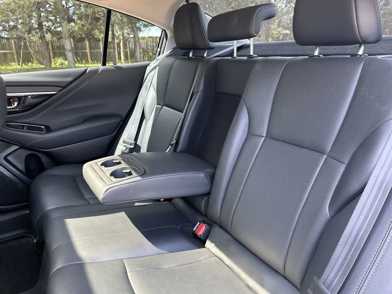 Subaru Legacy снимка Subaru Legacy