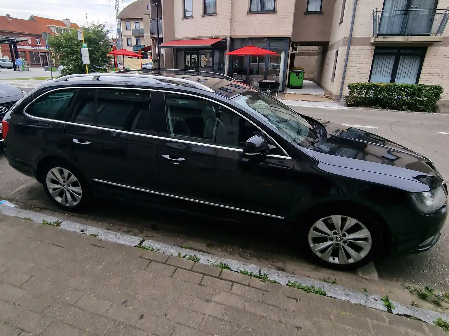 Skoda Superb Superb SW 2.0 CR TDi Ambition DSG Zwart - 2