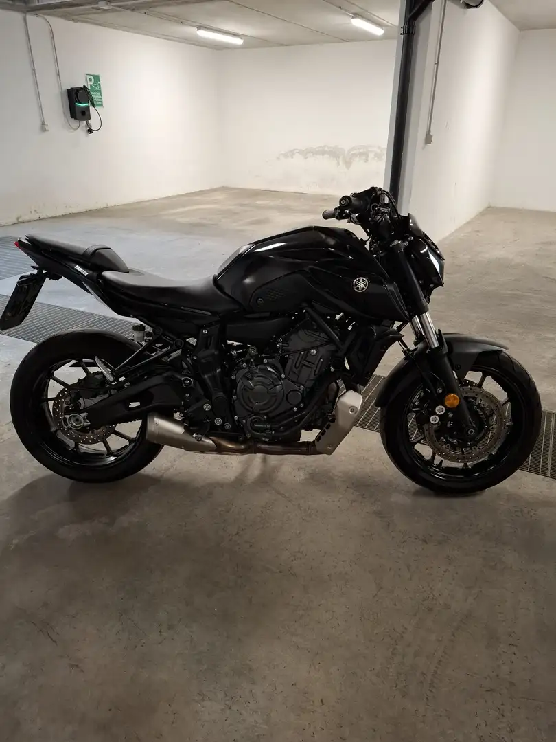 Yamaha MT-07 Pure Black Nero - 1