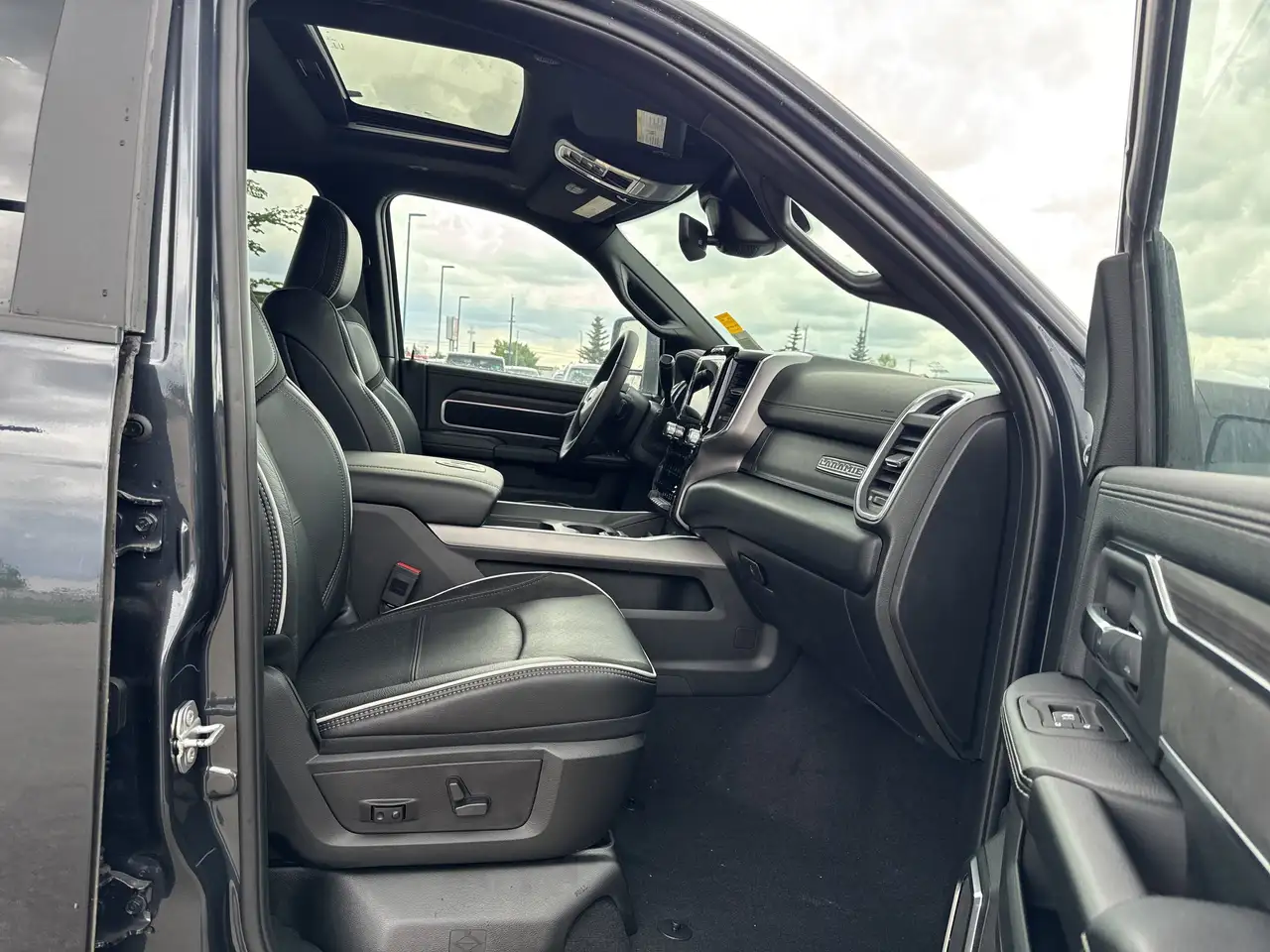 RAM 2500 снимка RAM 2500