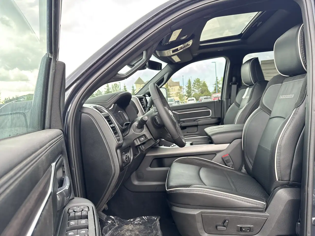 RAM 2500 снимка RAM 2500