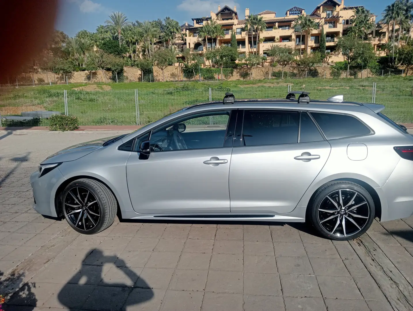 Toyota Corolla Touring Sports 200H GR Sport Gris - 2