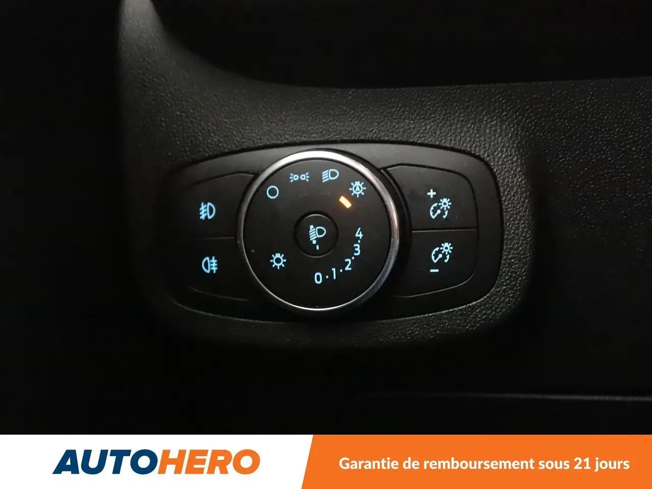 Ford Fiesta Active — photo 26