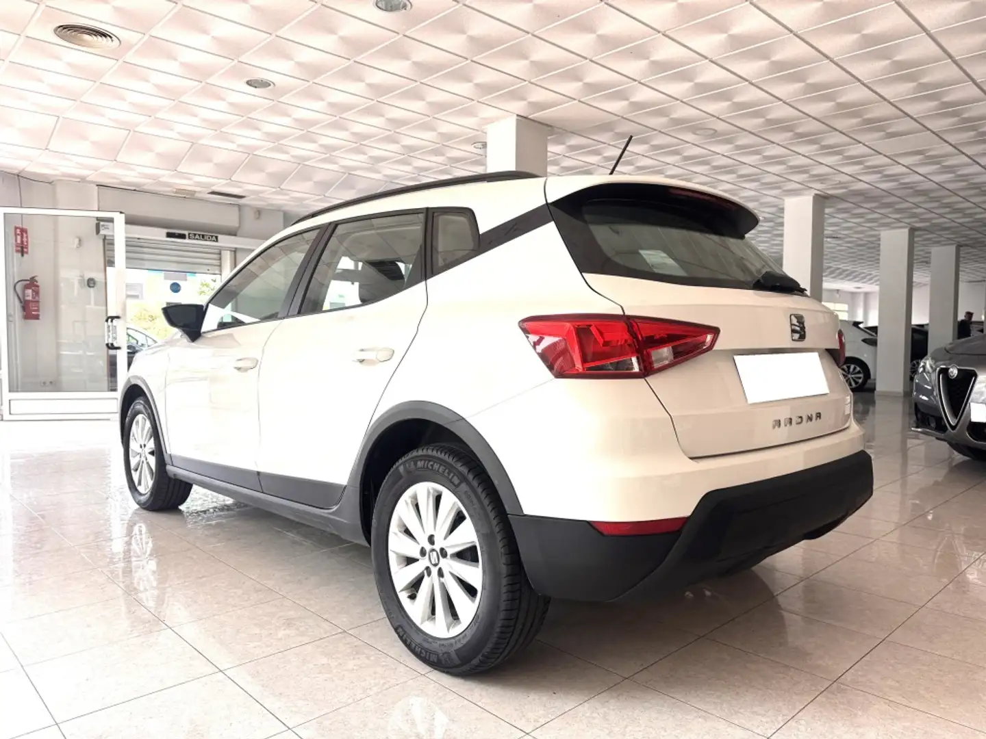 SEAT Arona 1.6TDI CR S&S Style 95 Blanco - 2