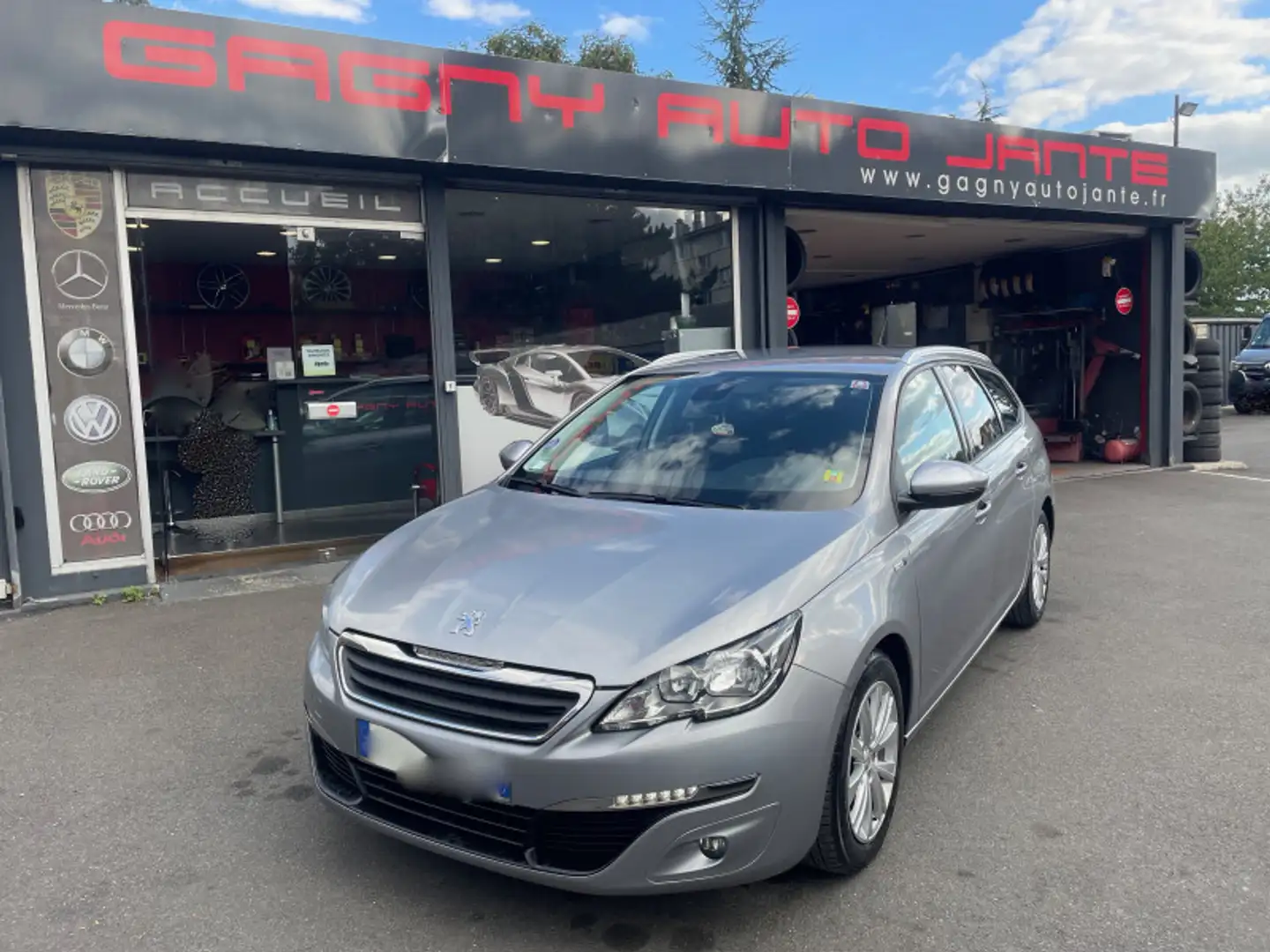 Peugeot 308 1.2 PURETECH 110CH STYLE S\u0026S Grijs - 1