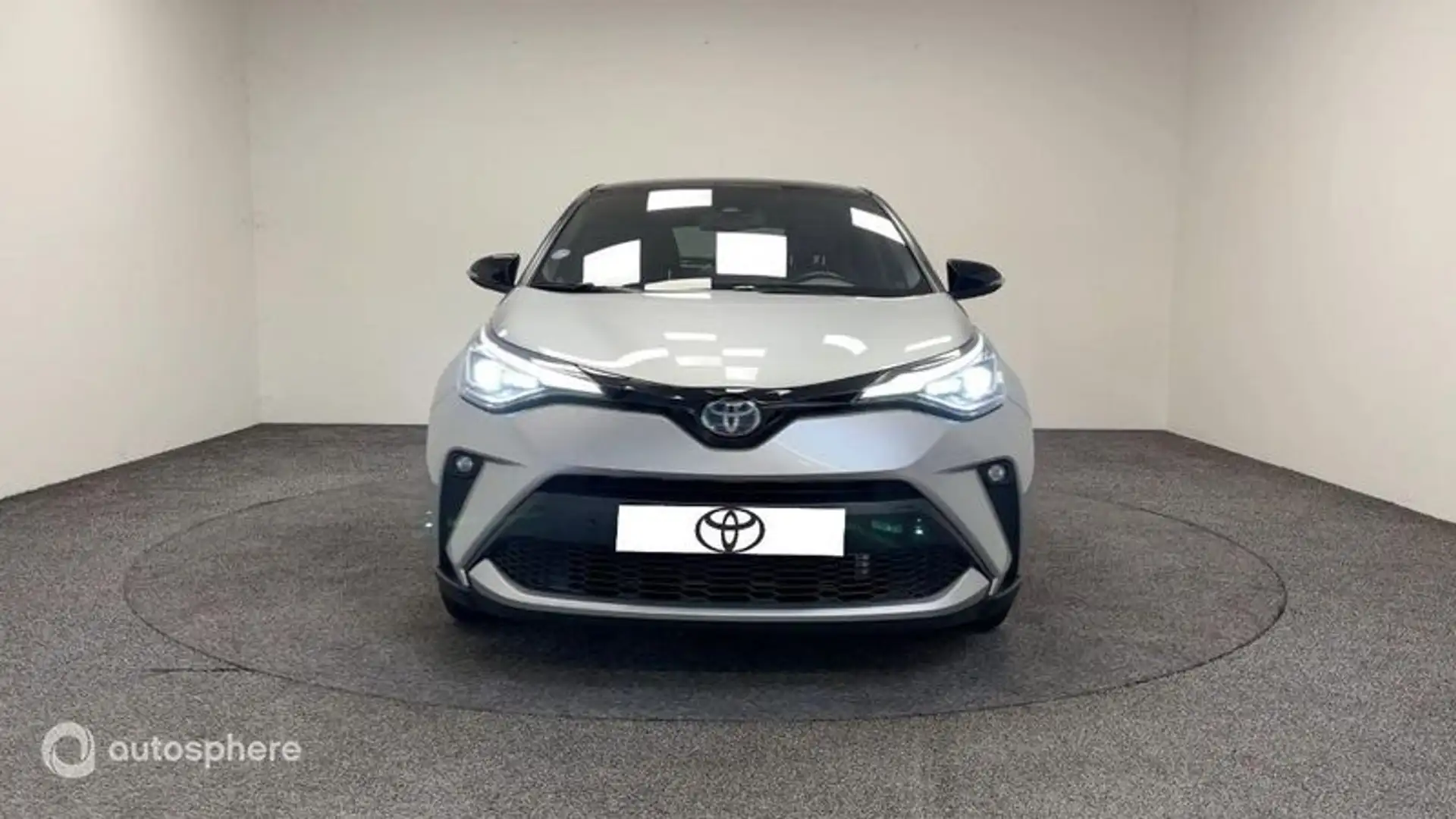 Toyota C-HR 122h Distinctive 2WD E-CVT MY22 - 2