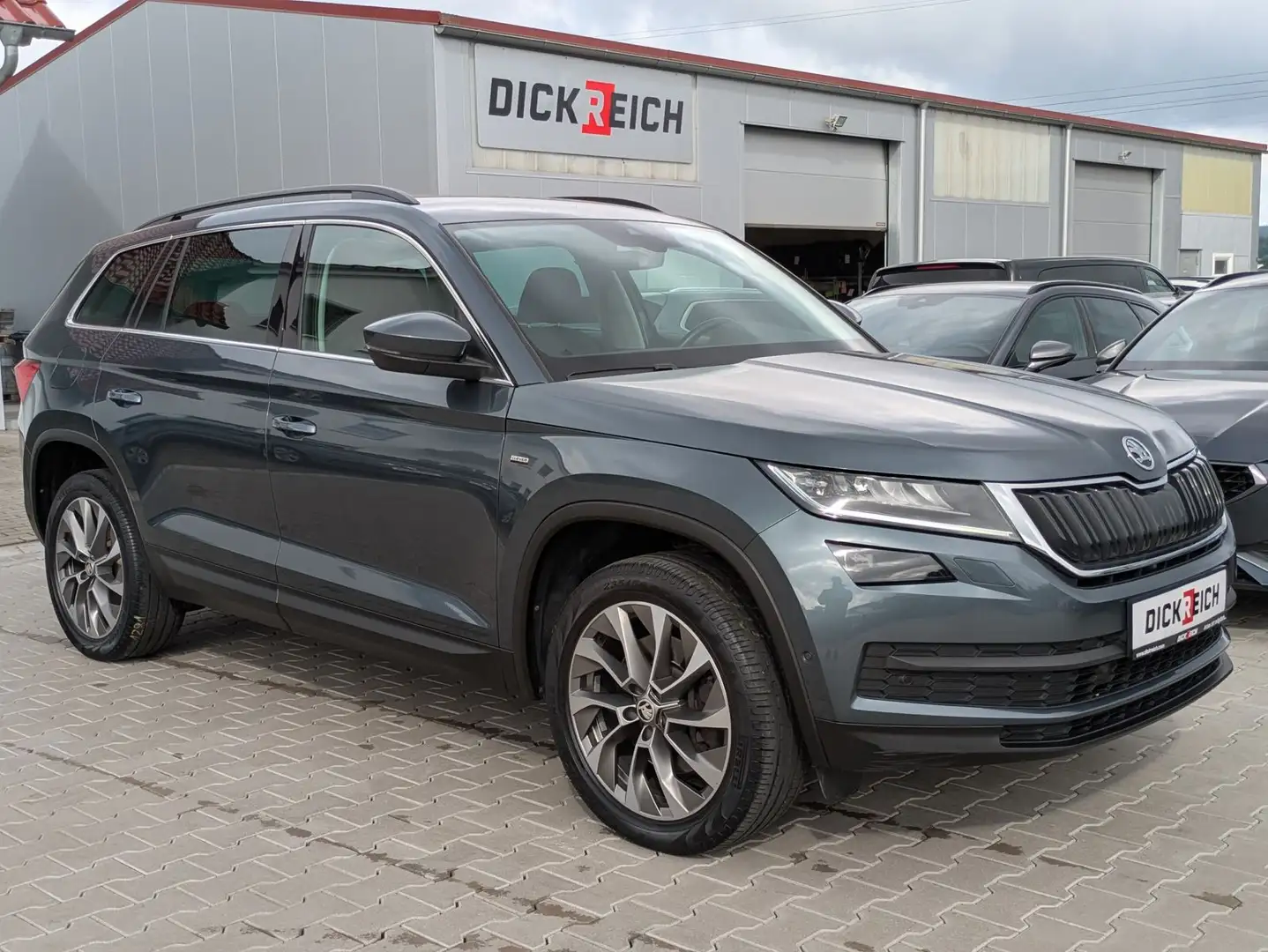 Skoda Kodiaq 2.0 TDI DSG Clever 4x4 AHK*LED*360°*ACC Grey - 1