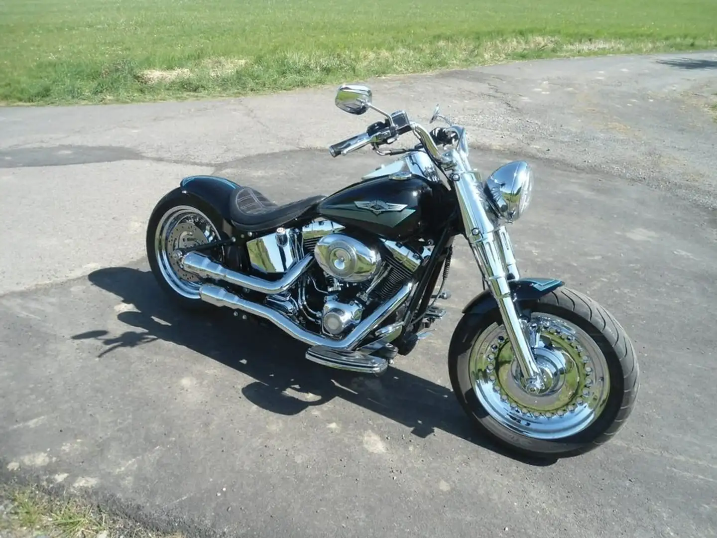 Harley-Davidson Fat Boy Bobber Style Černá - 2