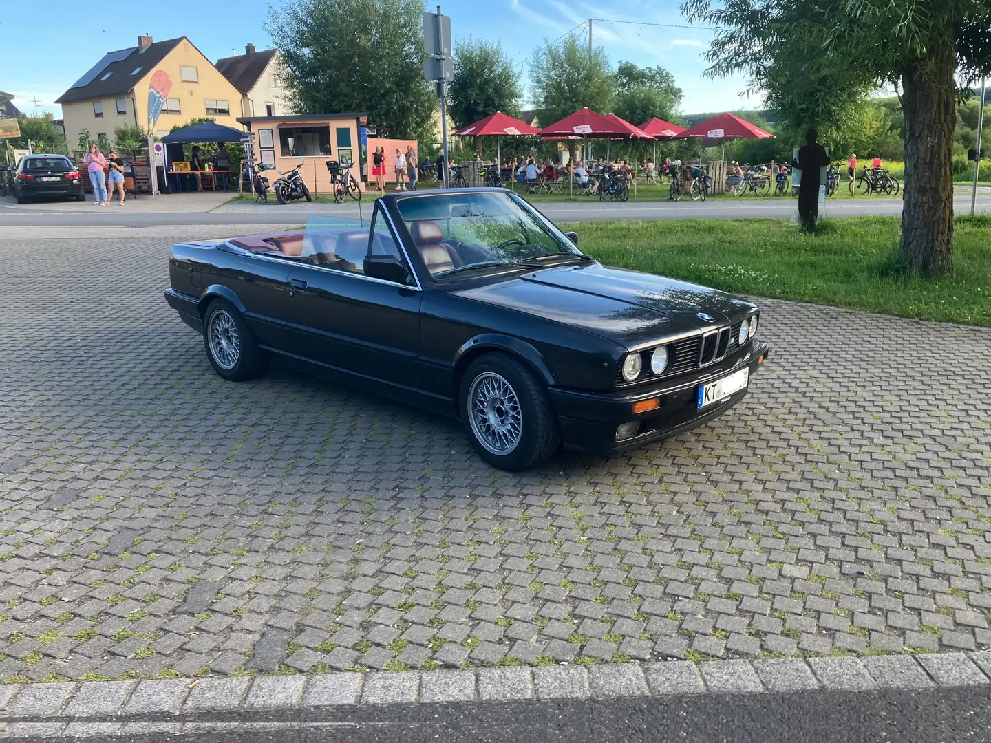 BMW 320 320i Чорний - 1