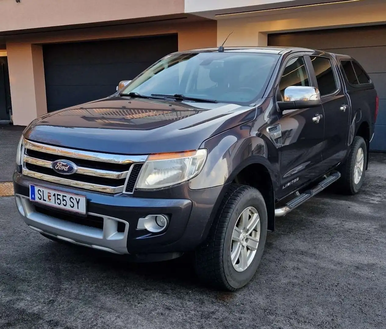 Ford Ranger Doppelkabine Limited 4x4 2,2 TDCi Grau - 2