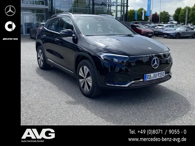 Mercedes-Benz EQA view 3
