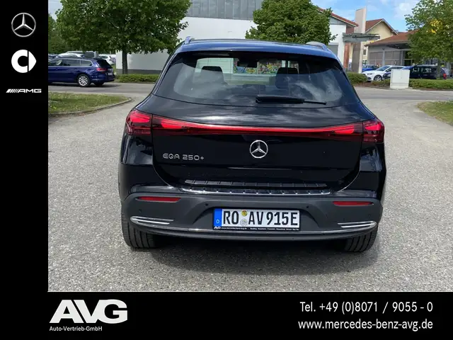 Mercedes-Benz EQA view 5