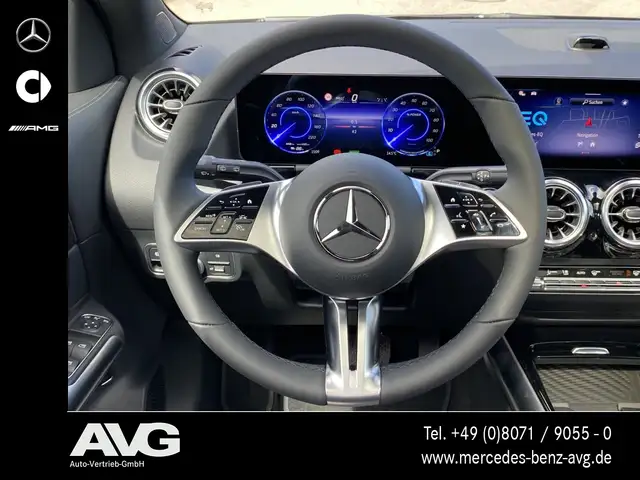 Mercedes-Benz EQA view 10
