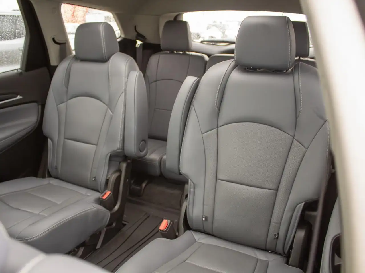 Buick Enclave снимка Buick Enclave