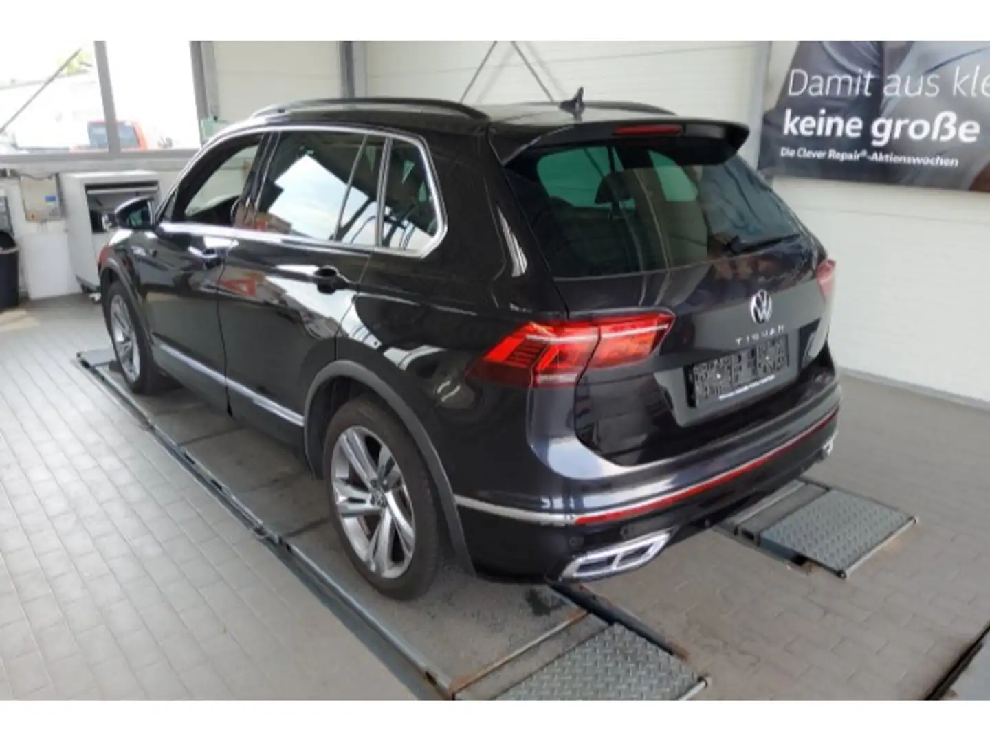 Volkswagen Tiguan 1.5 TSI DSG R-Line Navi IQ.LIGHT - LED-Ma Schwarz - 2