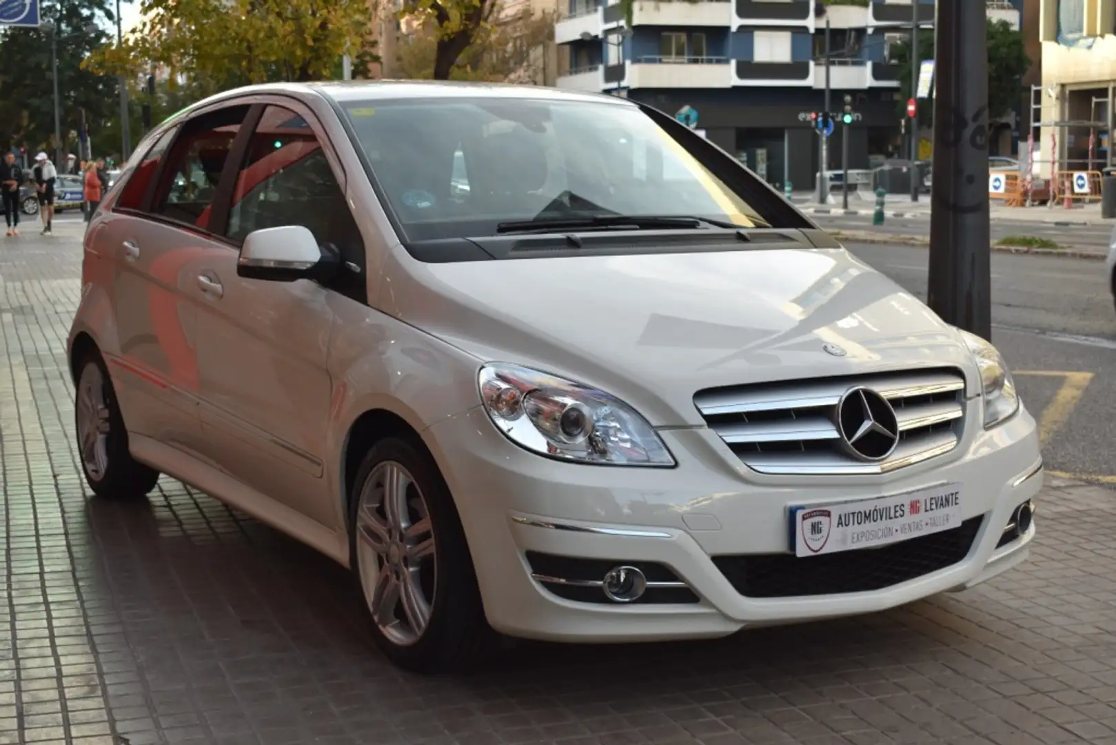 Mercedes-Benz B 160 BE Sport Edition Blanco - 2