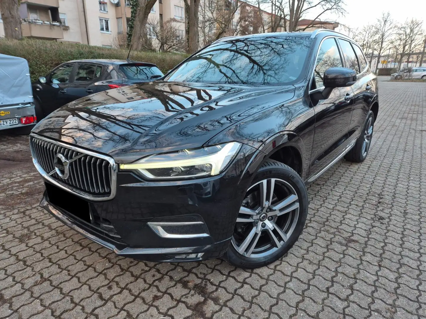 Volvo XC60 D5 Inscription AWD AUTOM LEDER PANO19299NETT Schwarz - 1