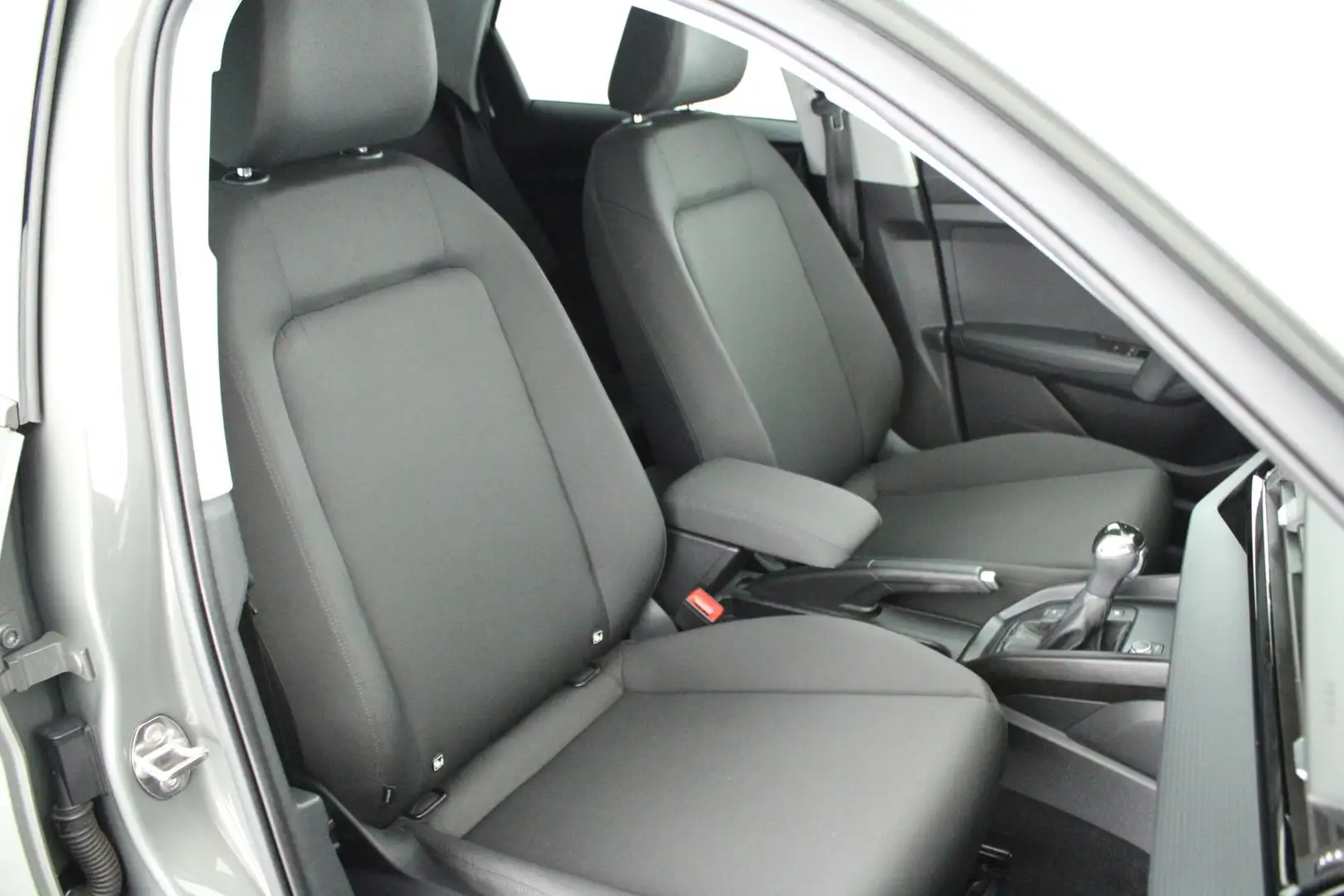 Audi A1 Sportback 30 TFSI 116pk S Line Pro Line Virtual Co Grijs - 2