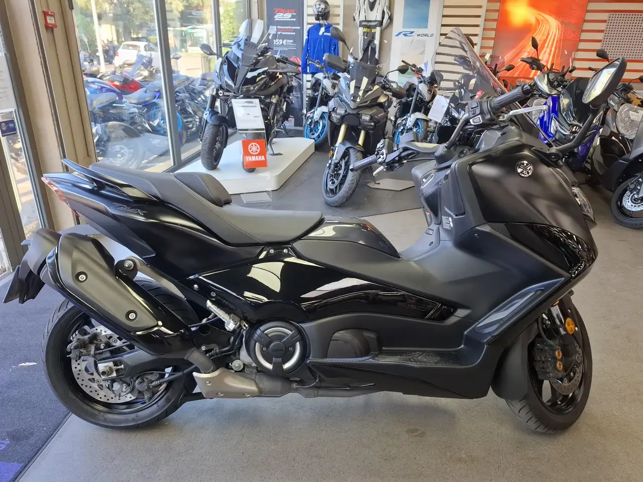 Yamaha Tmax 560