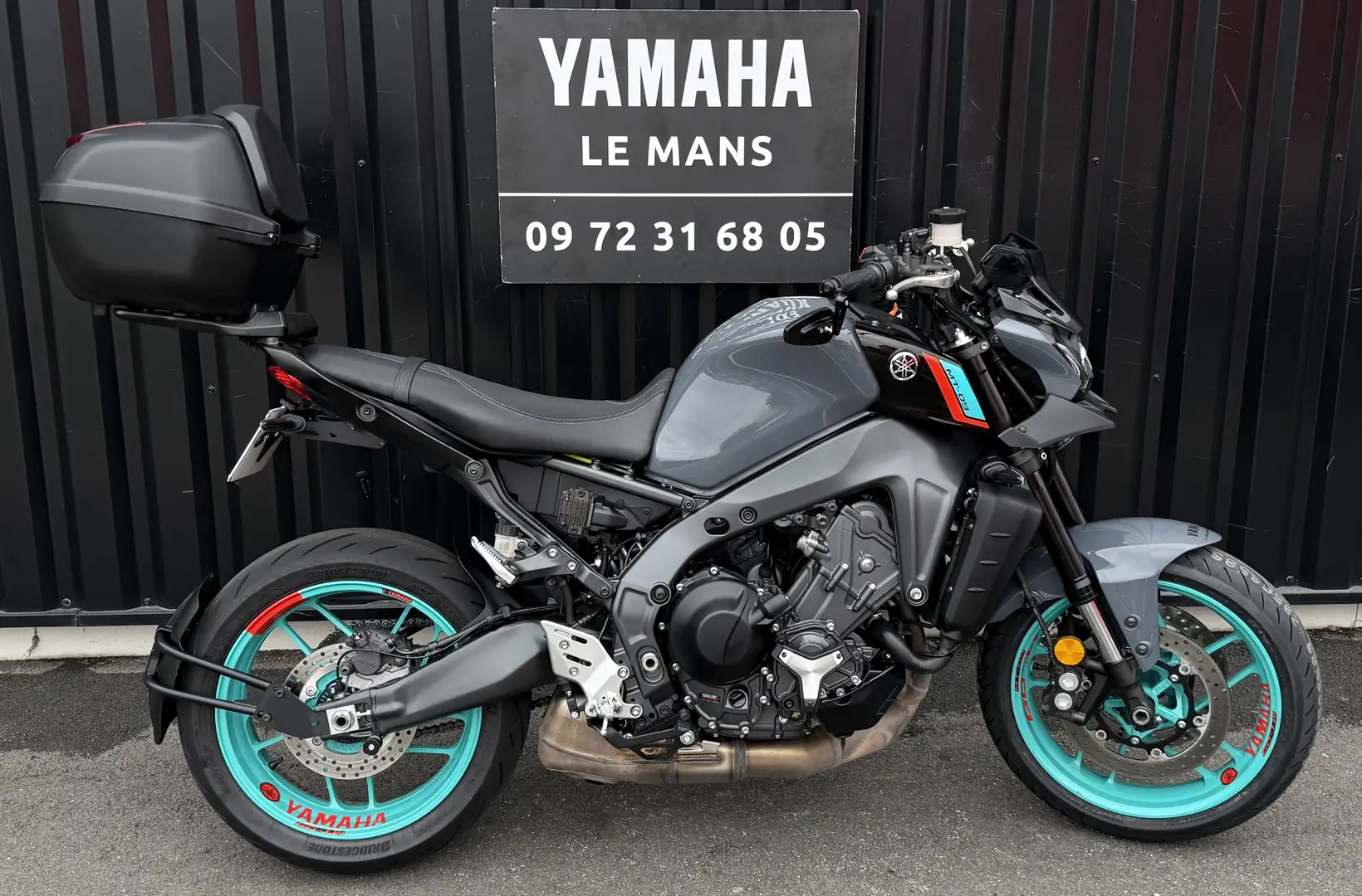 Yamaha MT-09 Gris - 2