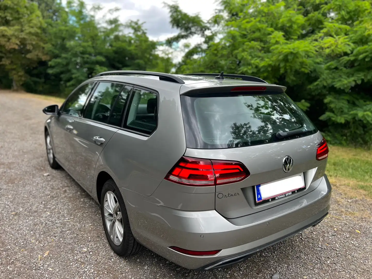 Volkswagen Golf Variant Highline 1,6 TDI Grau - 2