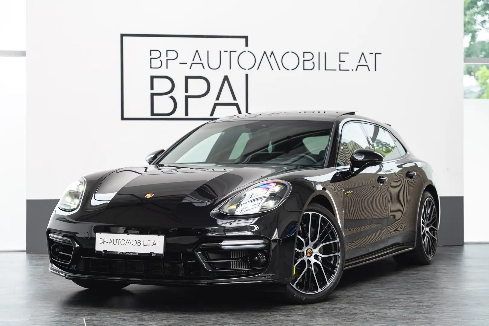 Porsche Panamera 4S eHybrid Sport Turismo // Sport Design + AGA // Schwarz - 1