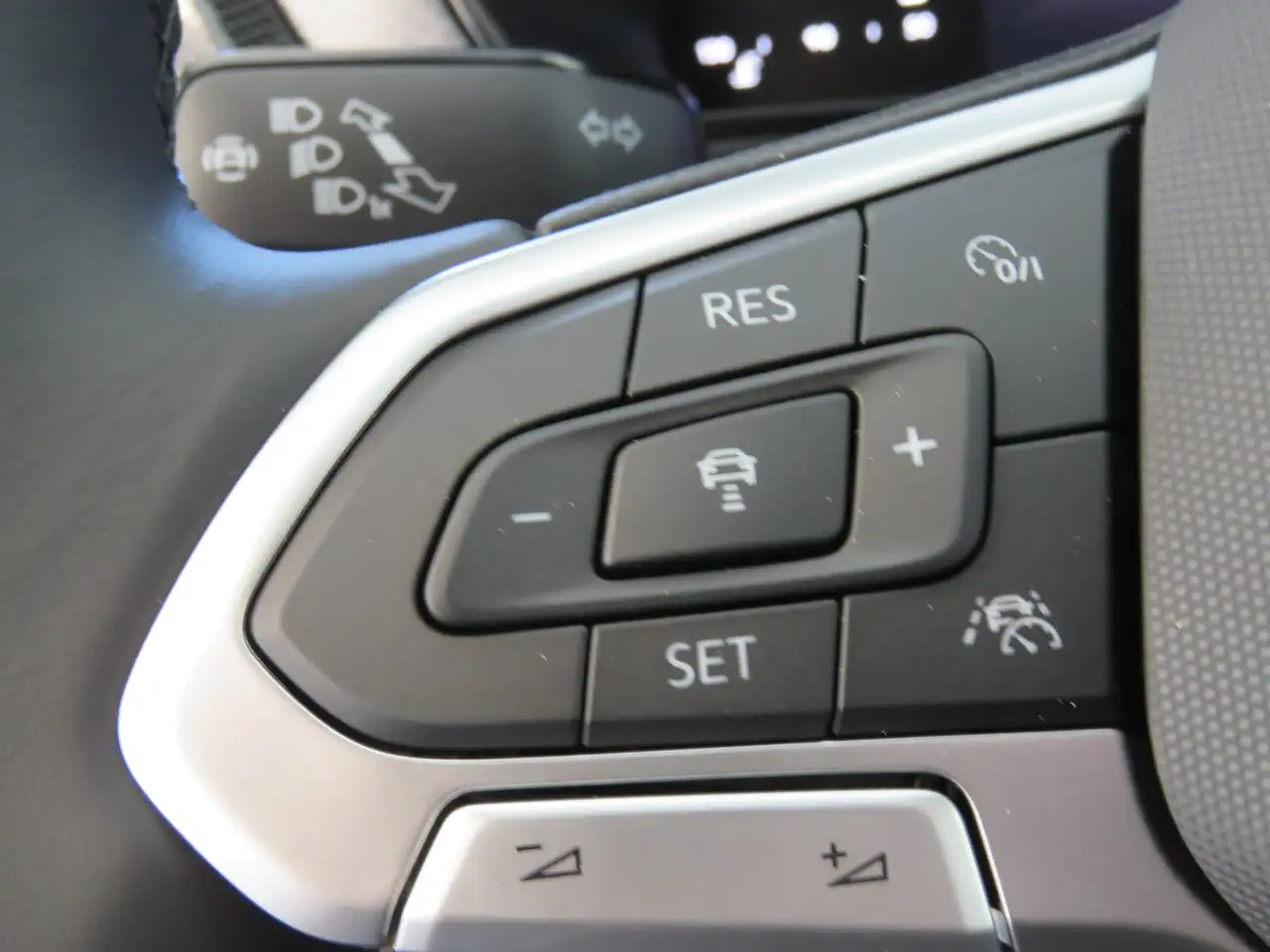 Volkswagen T-Cross Friends TSI 9
