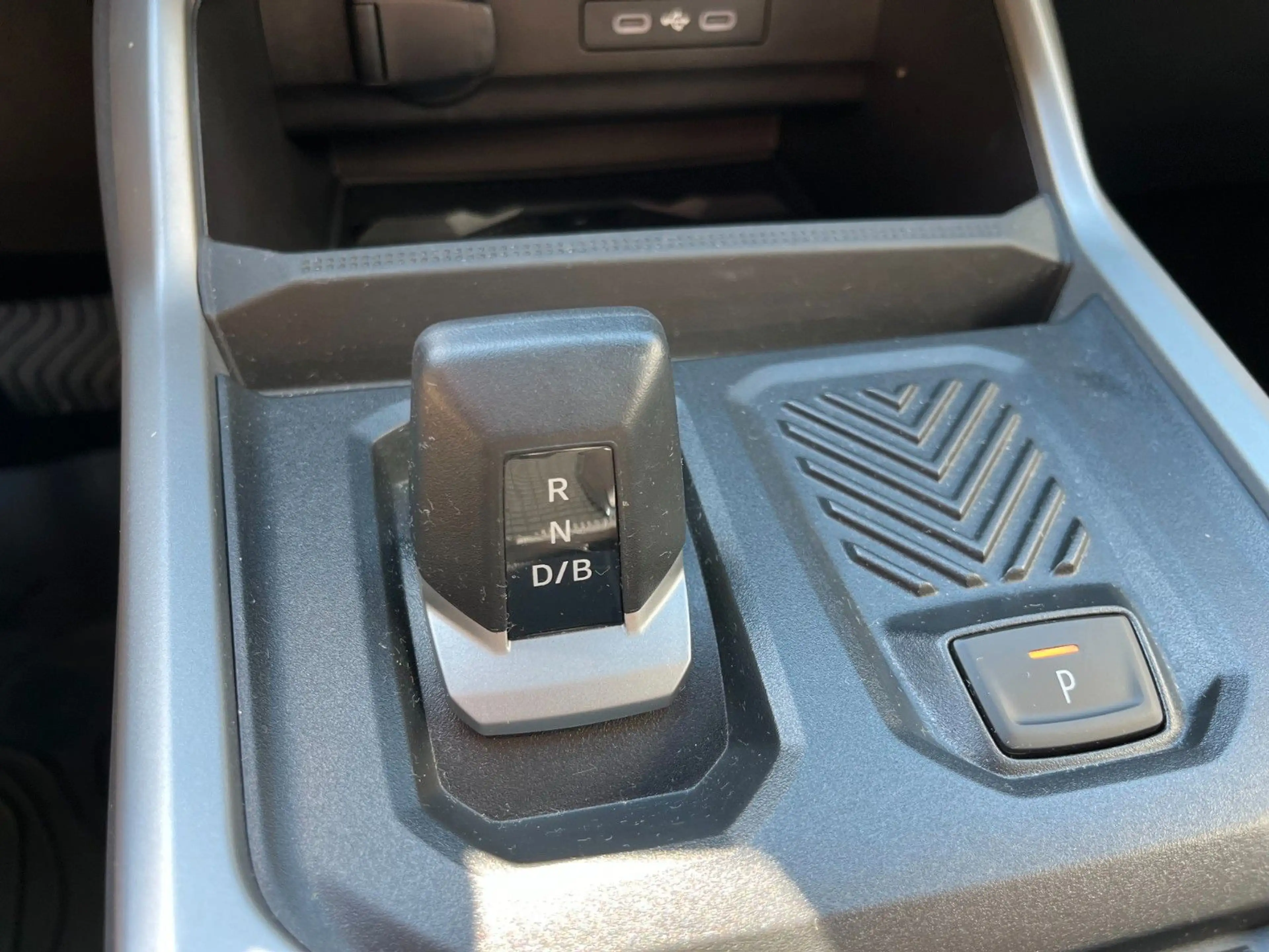 Dacia Bigster Hybrid 155 Extreme Wi-Pak GJR Pano — photo 8