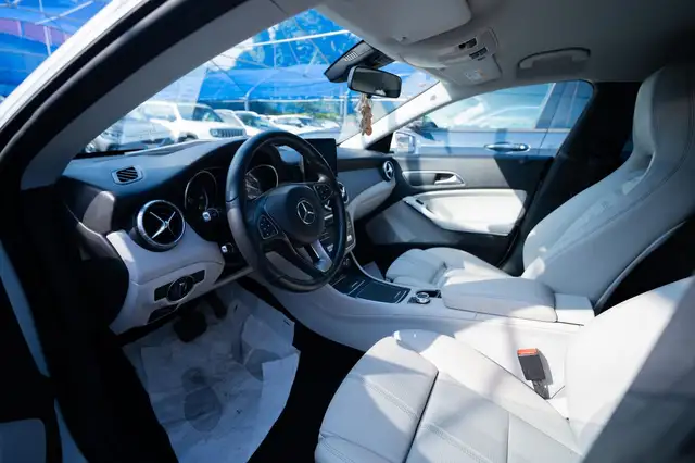 Mercedes-Benz Cla view 5