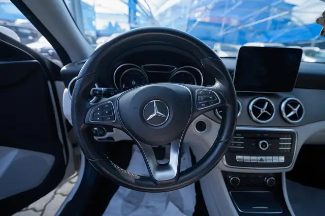 Mercedes-Benz Cla view 7