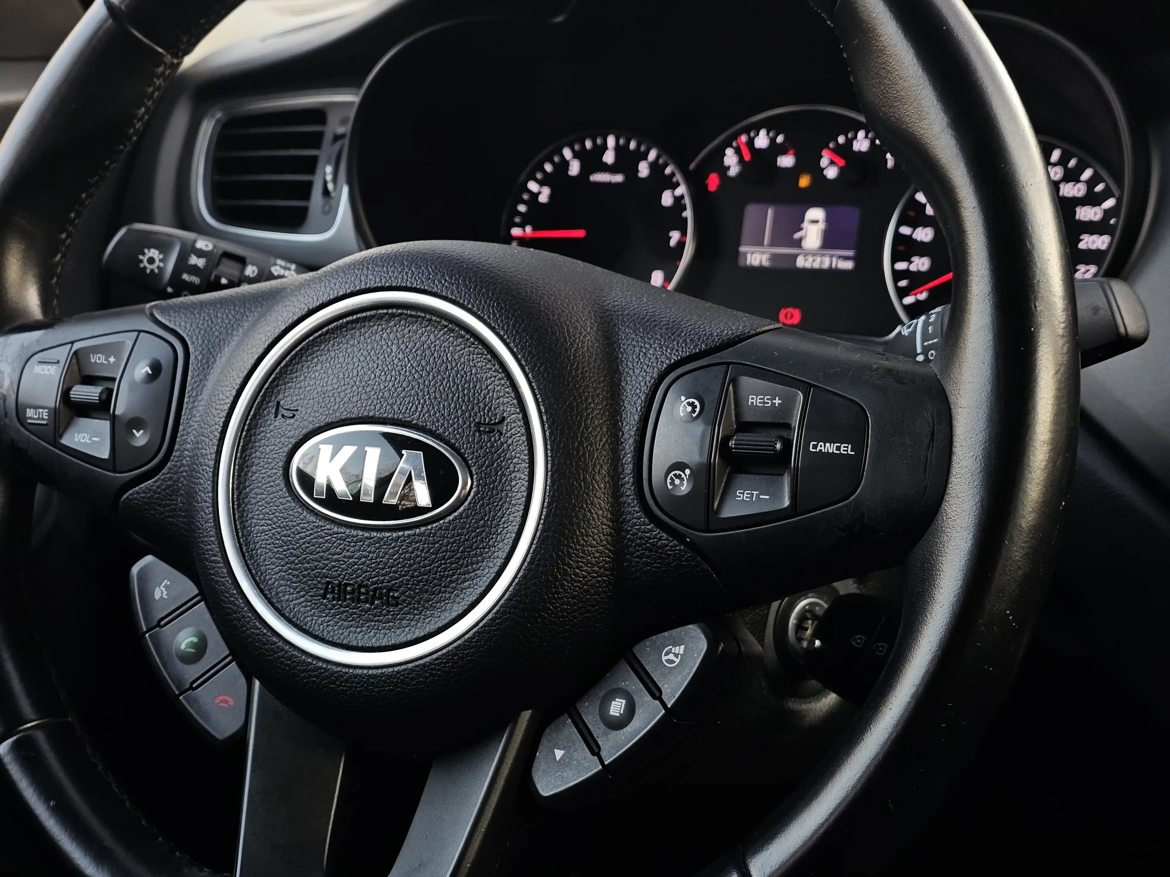 Kia Carens 1.6i* 60 000 km * 1 MAIN * LED+CRUISE+..*GARANTIE — photo 14