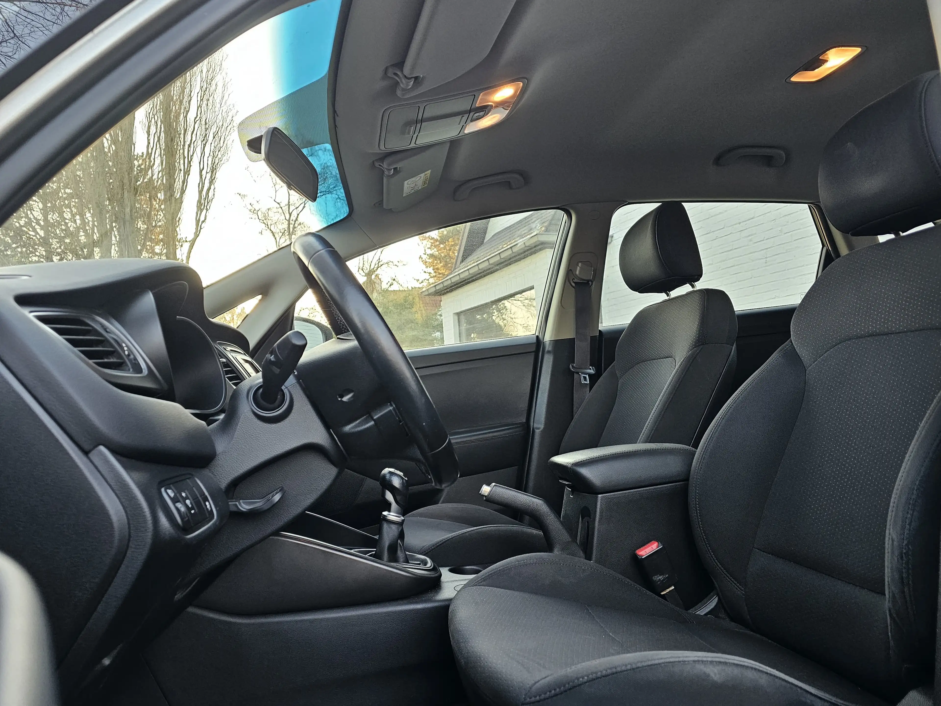 Kia Carens 1.6i* 60 000 km * 1 MAIN * LED+CRUISE+..*GARANTIE — photo 6