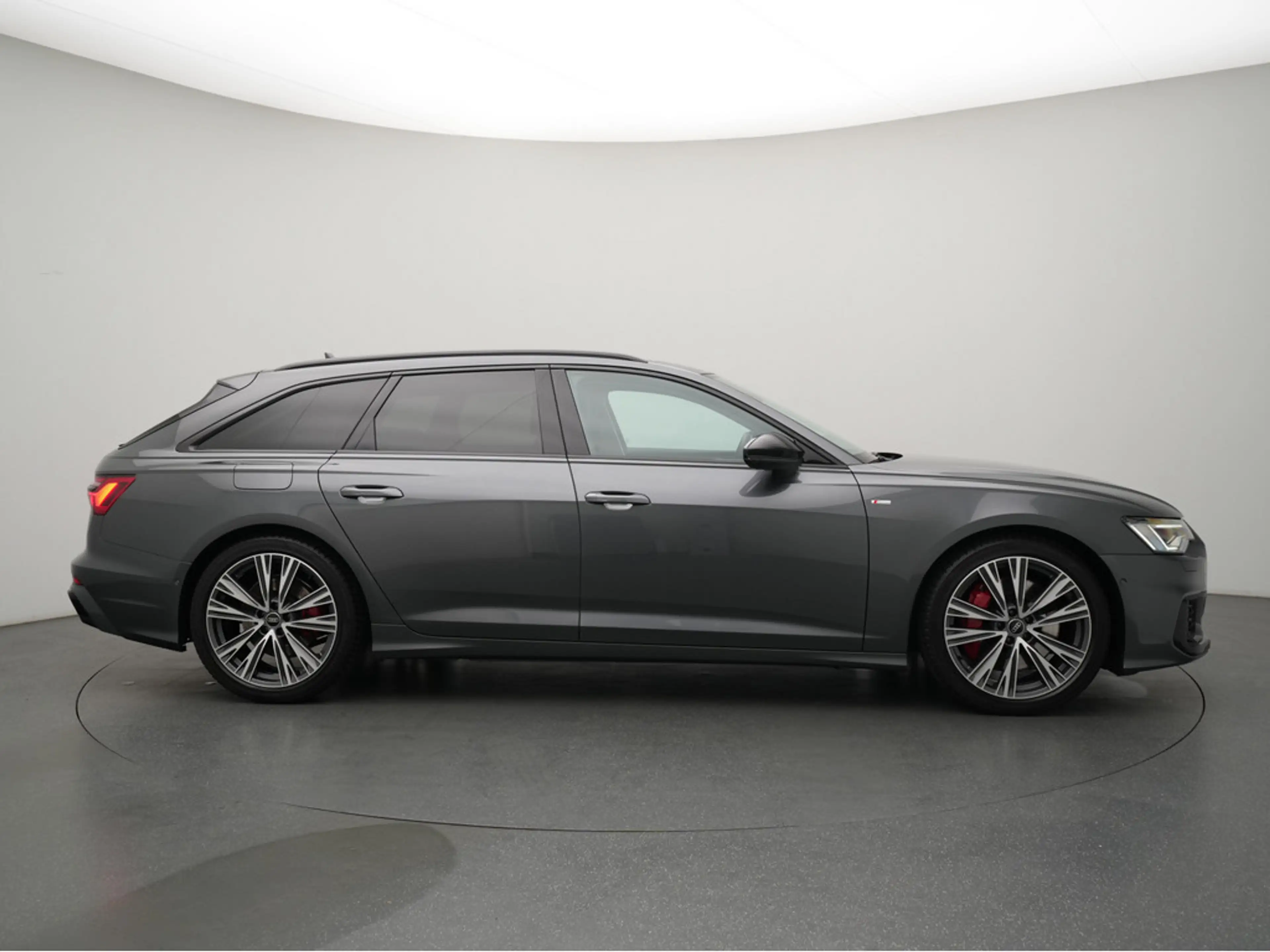 Audi A6 Avant 55 e quattro S line MATRIX PANO KAM PDC — photo 3