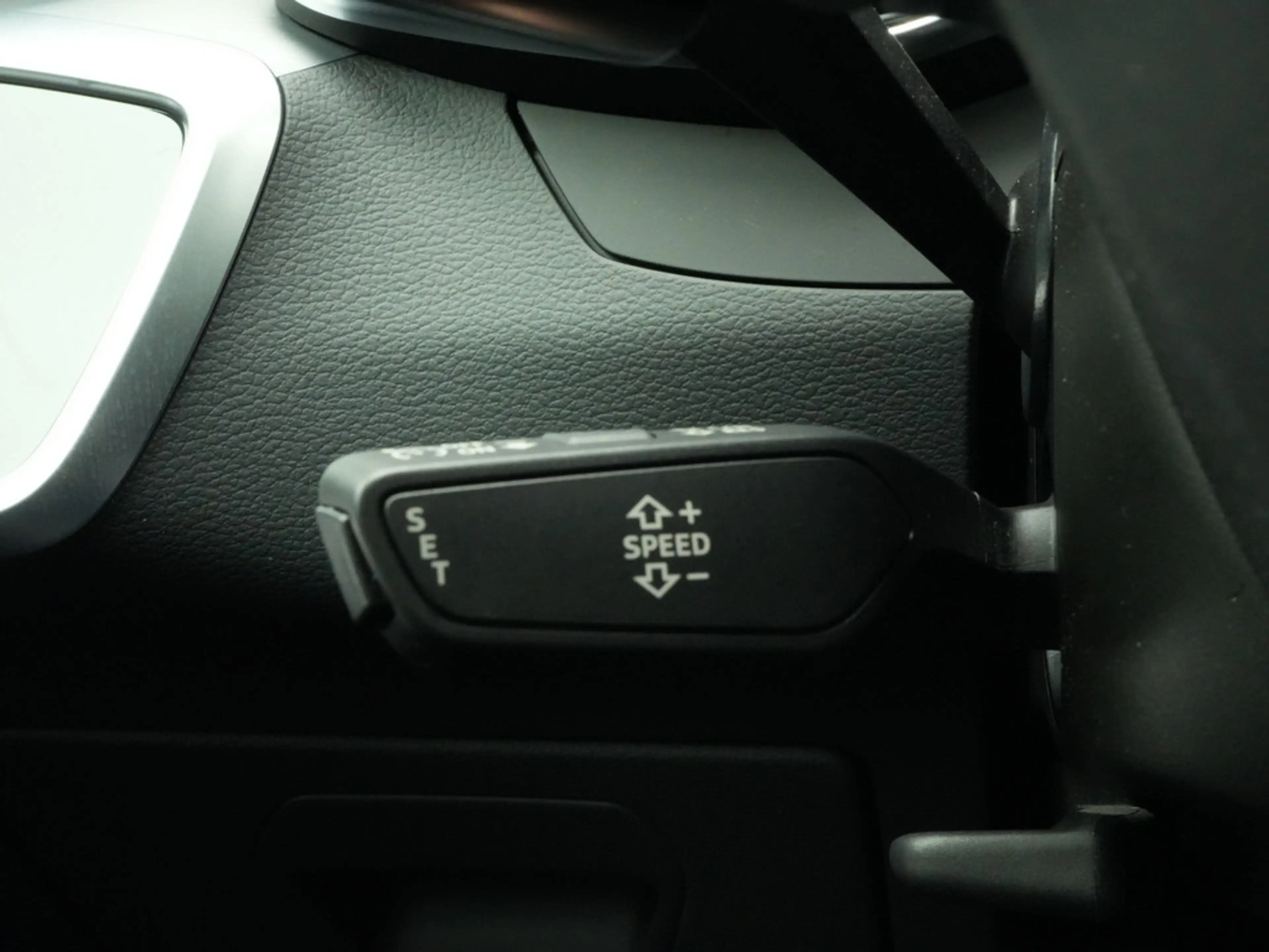 Audi A6 Avant 55 e quattro S line MATRIX PANO KAM PDC — photo 6