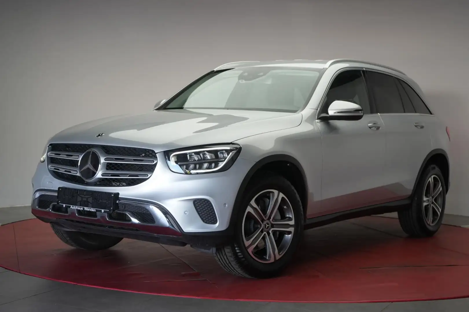Mercedes-Benz GLC 200 4Matic 9G-Tronic Navi/Distronic/Kamera/L Срібний - 2