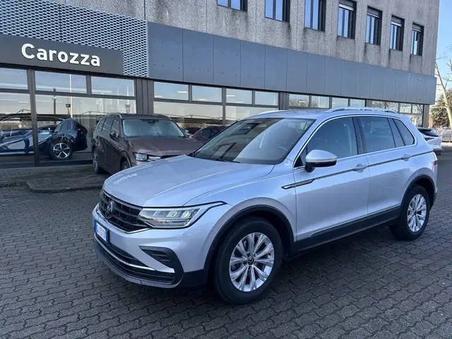 Volkswagen Tiguan Tiguan II 2021 2.0 tdi Life 150cv dsg