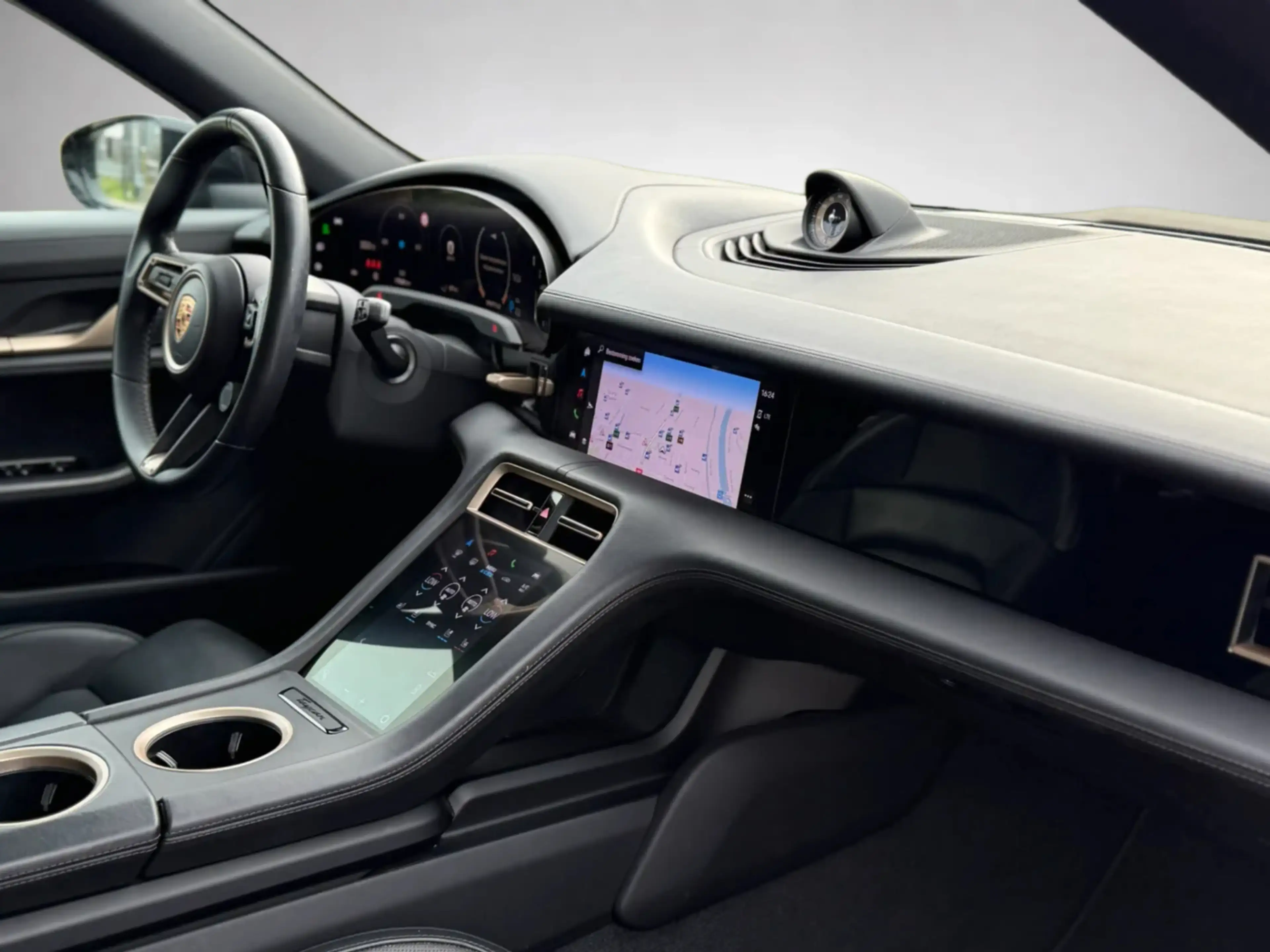 Porsche Taycan Performance 84 kWh 93% SoH (NL-auto, Panorama, Spo — photo 10