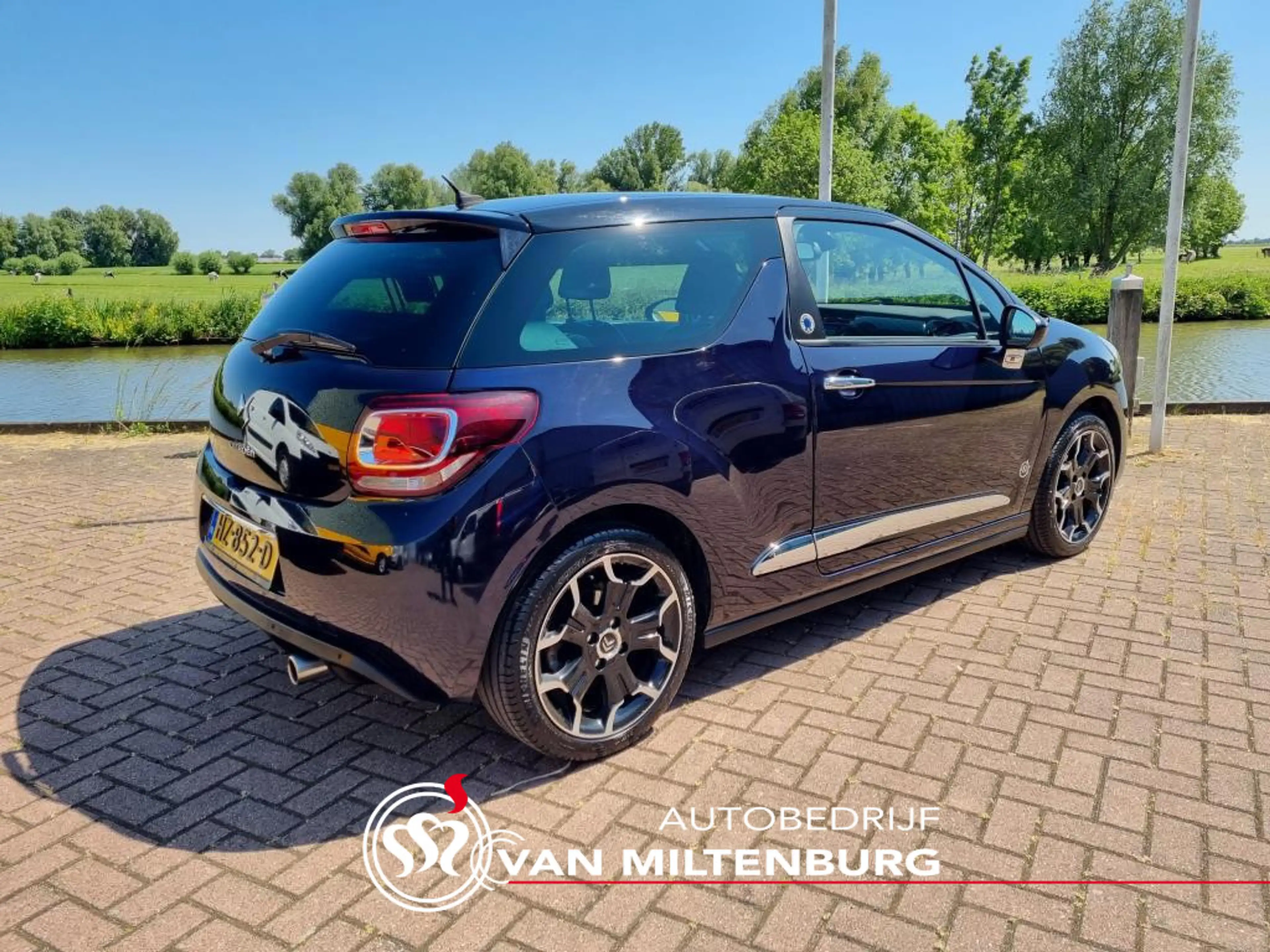 DS Automobiles DS 3 1.2 PureTech Inès de la Fressange Leder Clima Navi — photo 3
