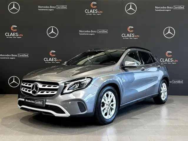 Mercedes-Benz GLA 180 Style DOS 8425