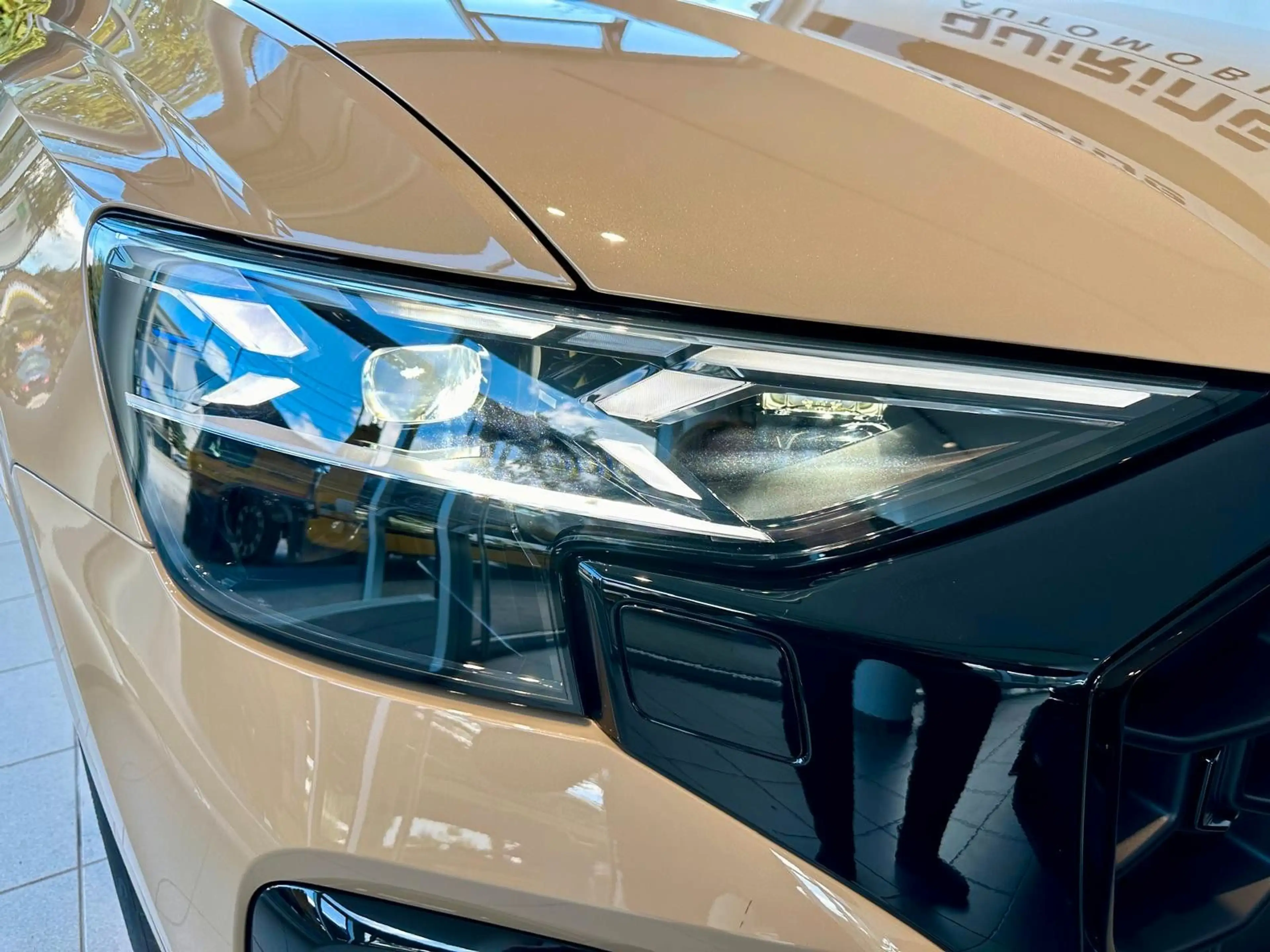 Audi Q8 50TDI Facelift MY26/gold-sw/SLine/Mtx/Pan/23 — photo 2