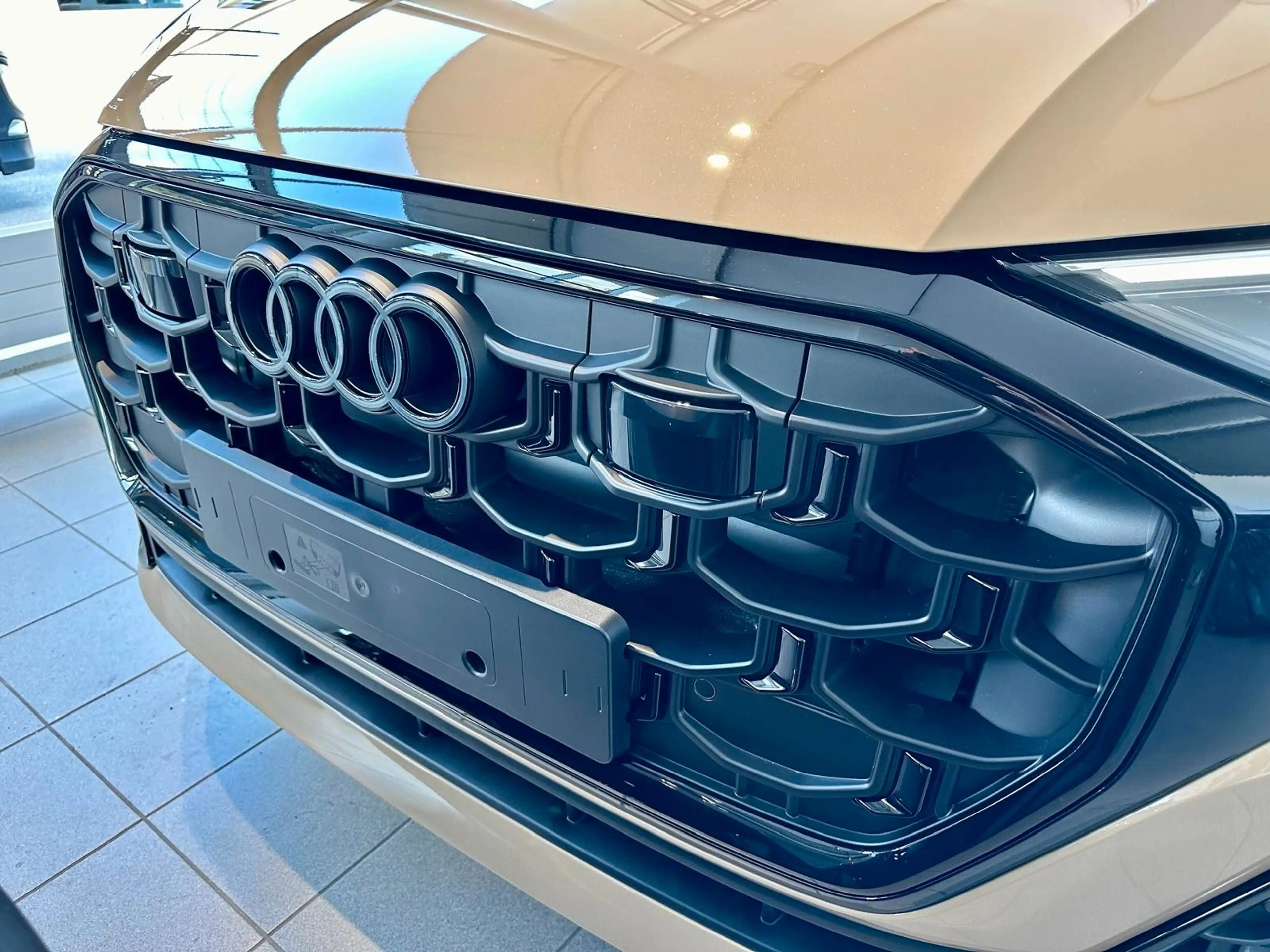 Audi Q8 50TDI Facelift MY26/gold-sw/SLine/Mtx/Pan/23 — photo 4