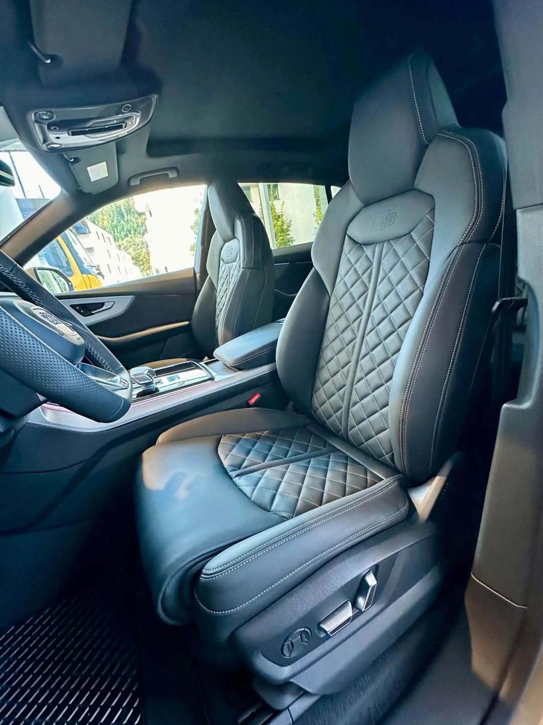 Audi Q8 50TDI Facelift MY26/gold-sw/SLine/Mtx/Pan/23 — photo 13