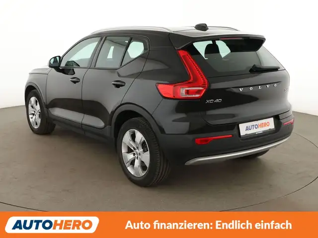 Volvo XC40 view 4